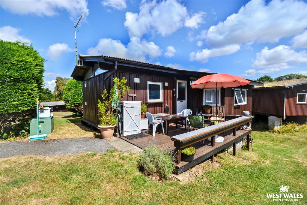Property photo 1 of 17 Front Of Chalet