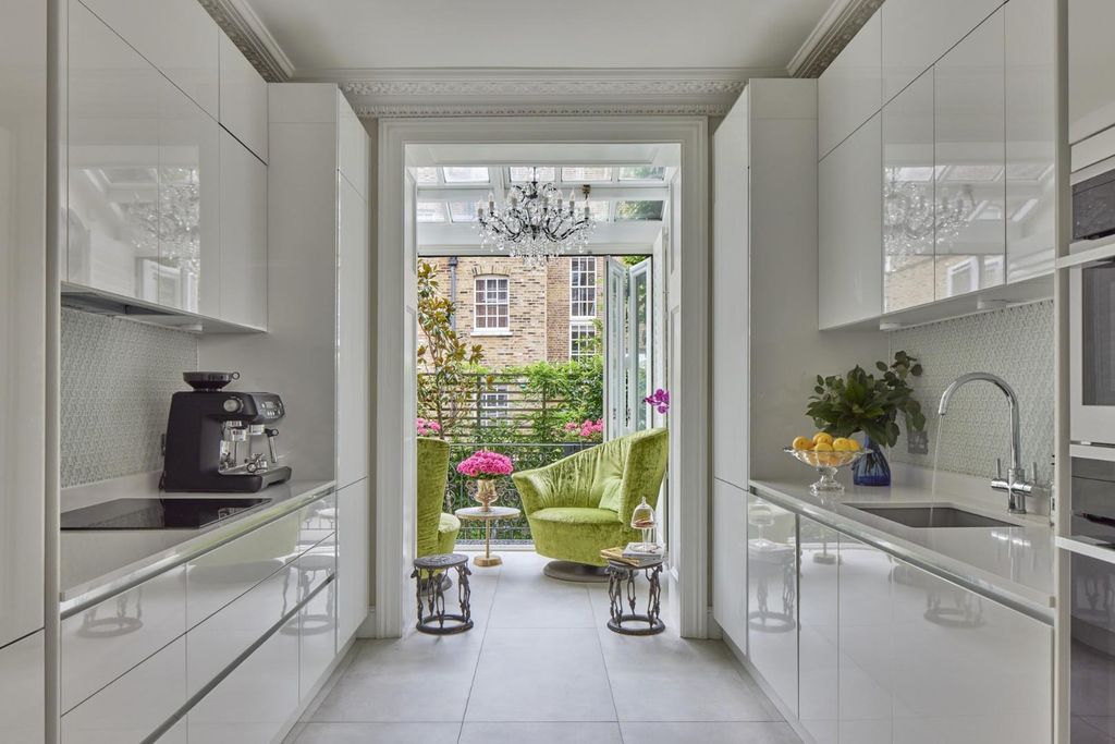 Property photo 2 of 13 Juliet-Murphy-Photography-Wellington-Sq-Web-16.Jpg