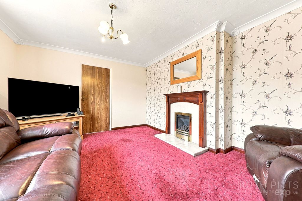 Property photo 3 of 28