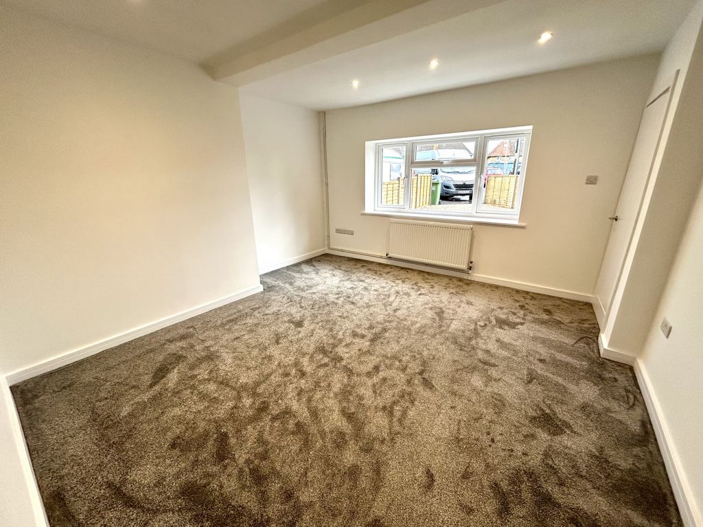 Property photo 3 of 21 Photo 9