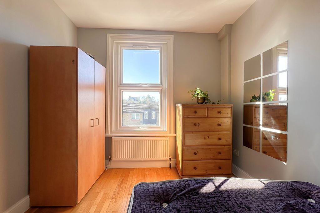 Property photo 2 of 11 Picture No. 18