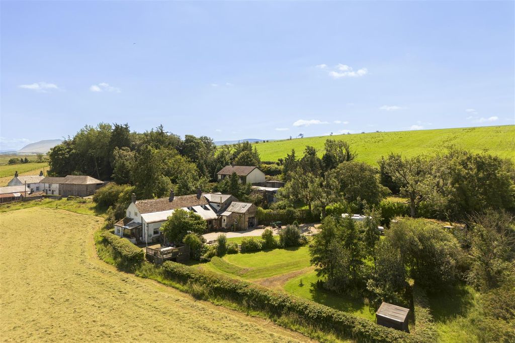 Property photo 2 of 64 Rutherford Drone_4.Jpg