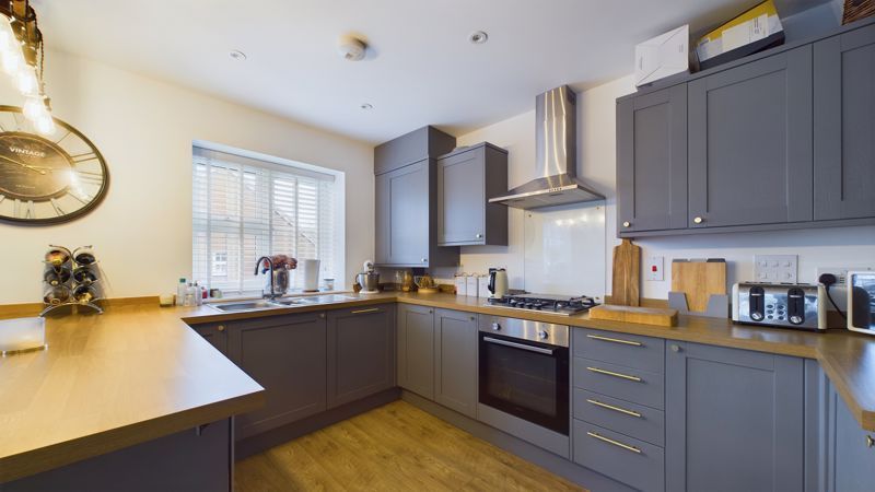 Property photo 3 of 12 Photo 8