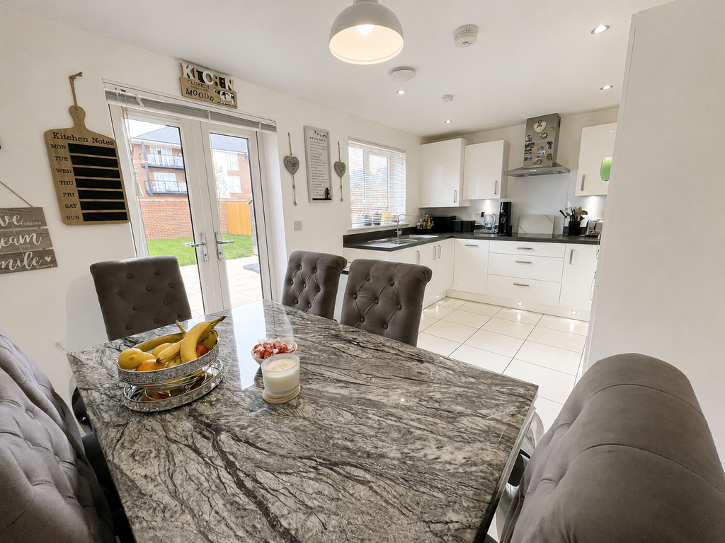 Property photo 3 of 19 2A5d2547-8B54-49B5-B3E6-F9Af02974B33
