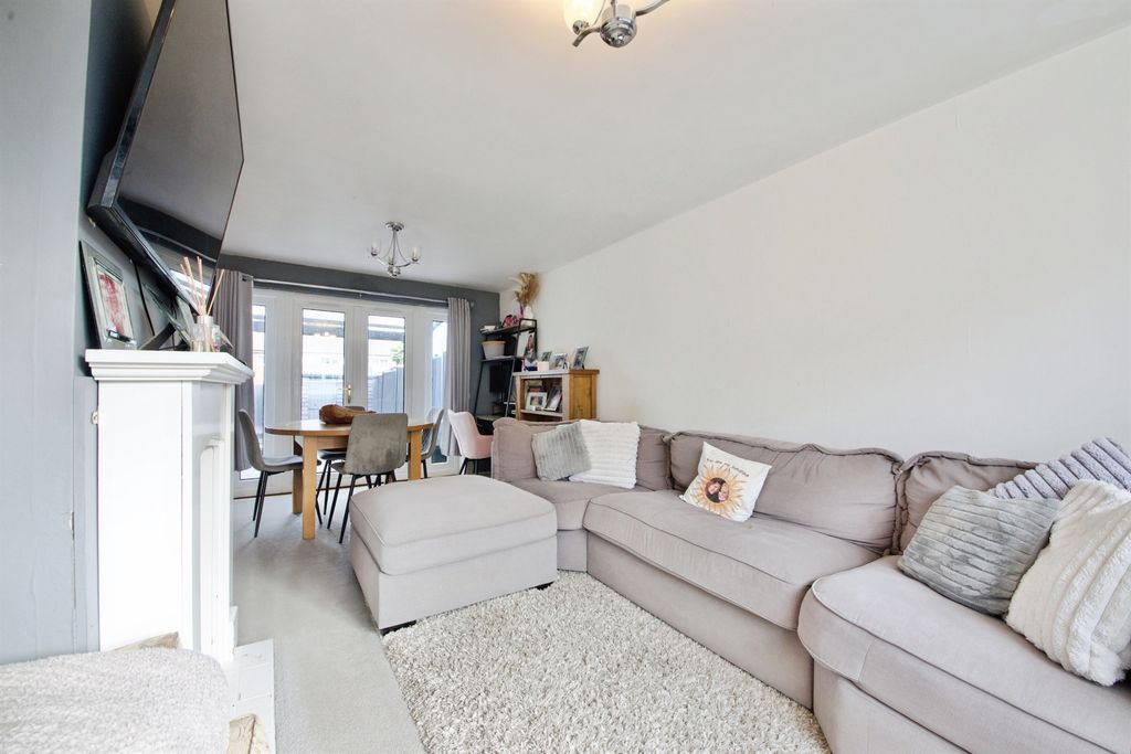 Property photo 3 of 18