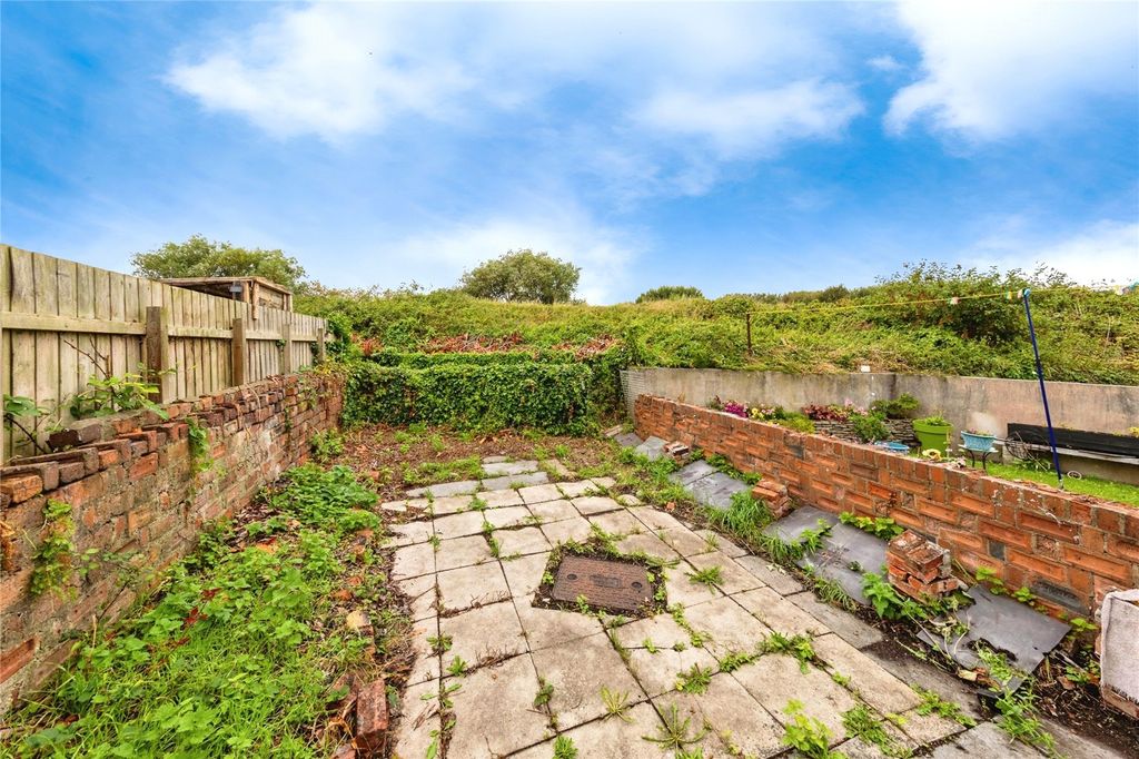 Property photo 2 of 34 Picture No. 31