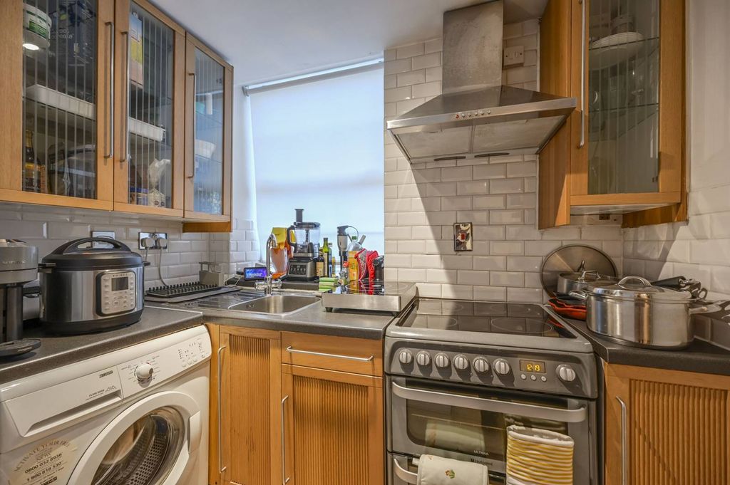 Property photo 3 of 5