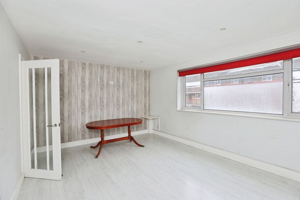 Property photo 2 of 15 Photo