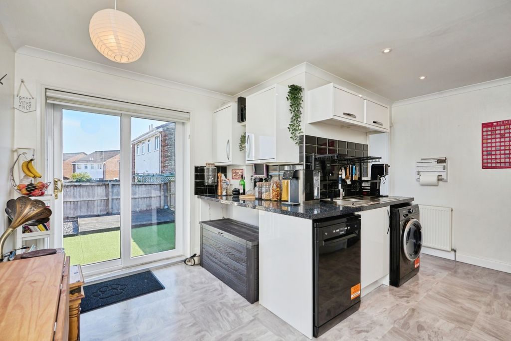 Property photo 2 of 15 Kitchen