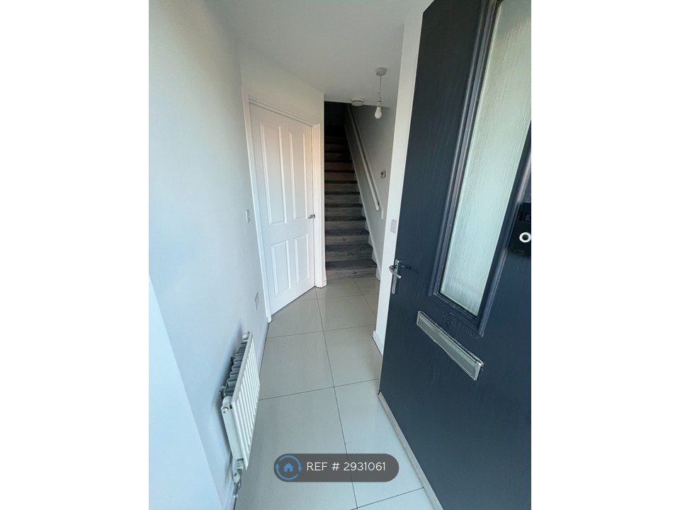 Property photo 2 of 14 Entrance