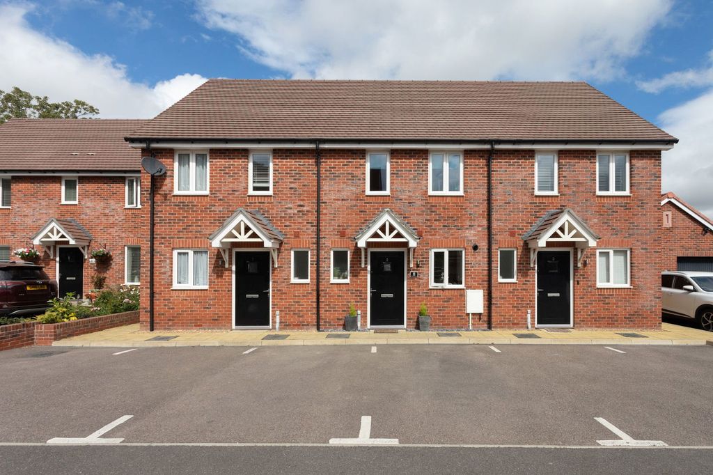 Property photo 1 of 28