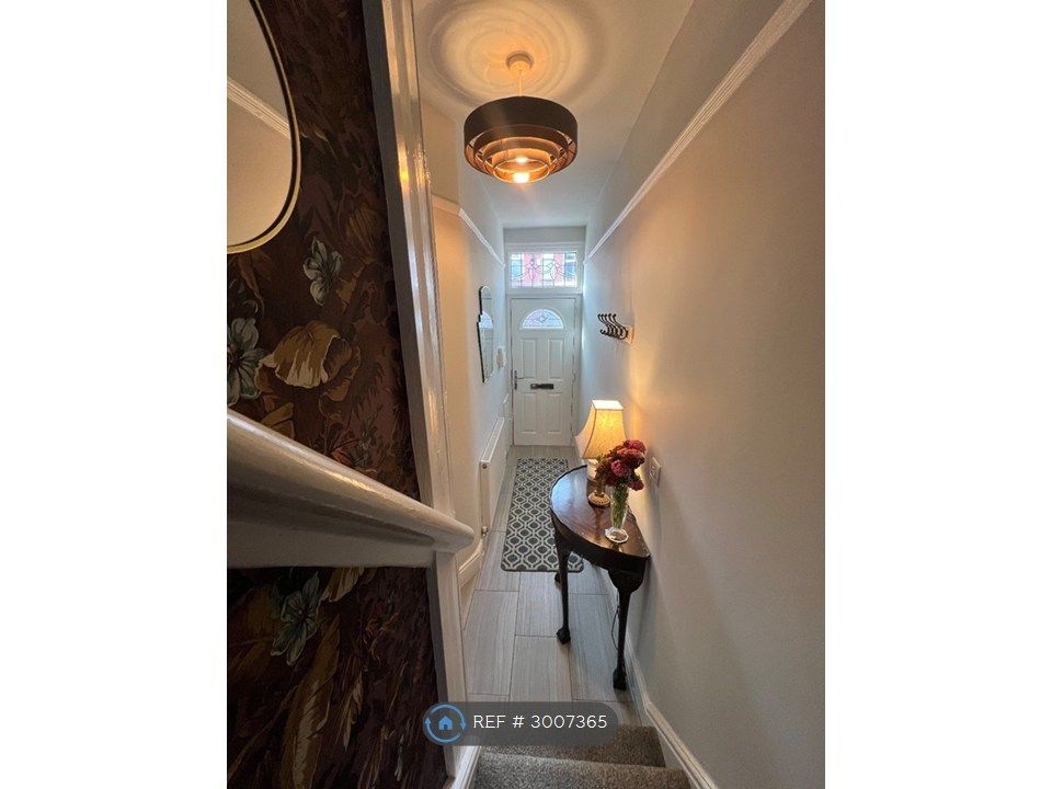 Property photo 2 of 35