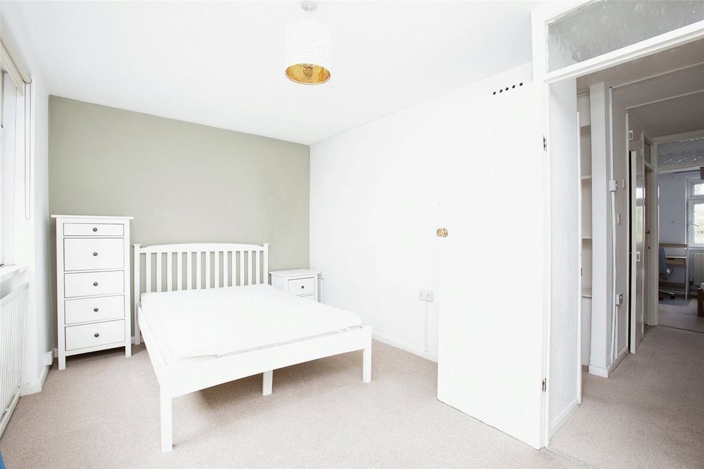 Property photo 3 of 8 Bedroom 1