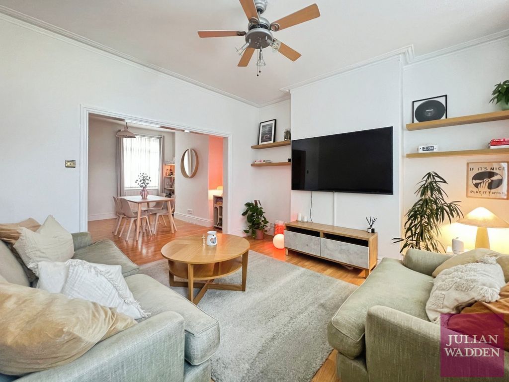 Property photo 3 of 10 Picture 3