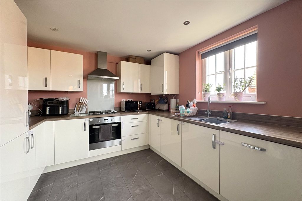 Property photo 2 of 8 Picture No. 05