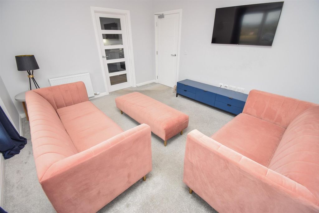 Property photo 3 of 17 Lounge (2)-2.Jpg