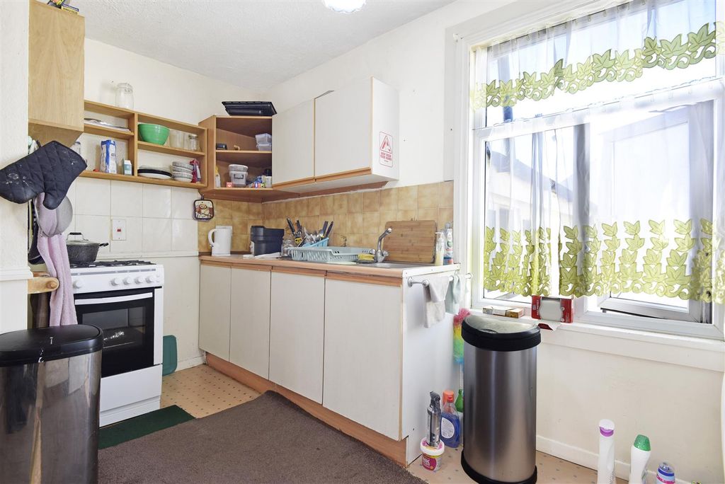 Property photo 3 of 16 Kitchen