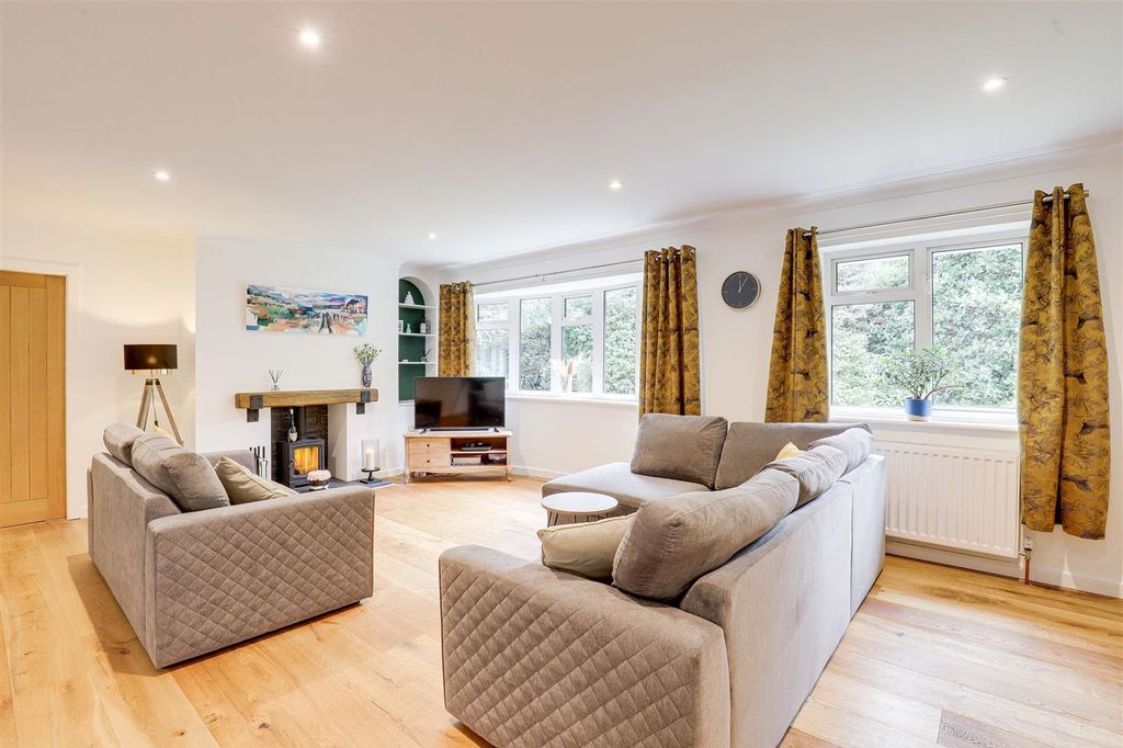 Property photo 2 of 29