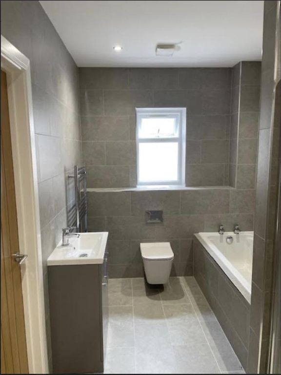 Property photo 3 of 10 Bathroom 5.Png