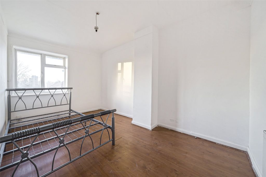 Property photo 2 of 21 Picture No. 18