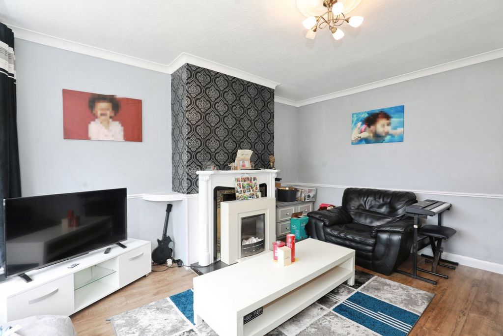 Property photo 2 of 15