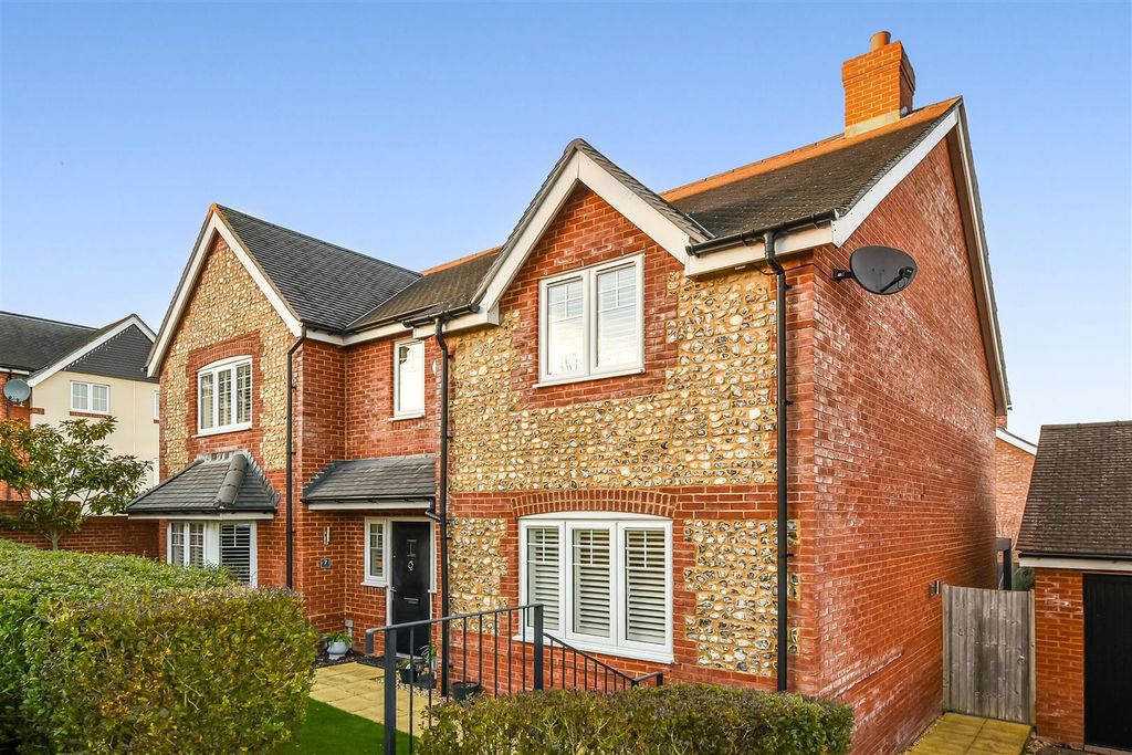 Property photo 1 of 44 Ph73_6316436.Jpg