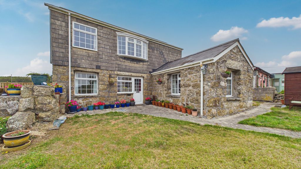 Property photo 1 of 10 3 Bedroom Detached House For Sale With Sea Views