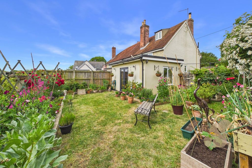 Property photo 3 of 19 Garden