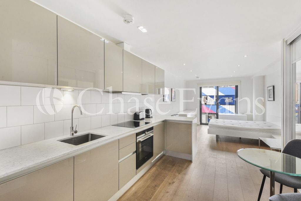Property photo 2 of 8 Westworth House, The