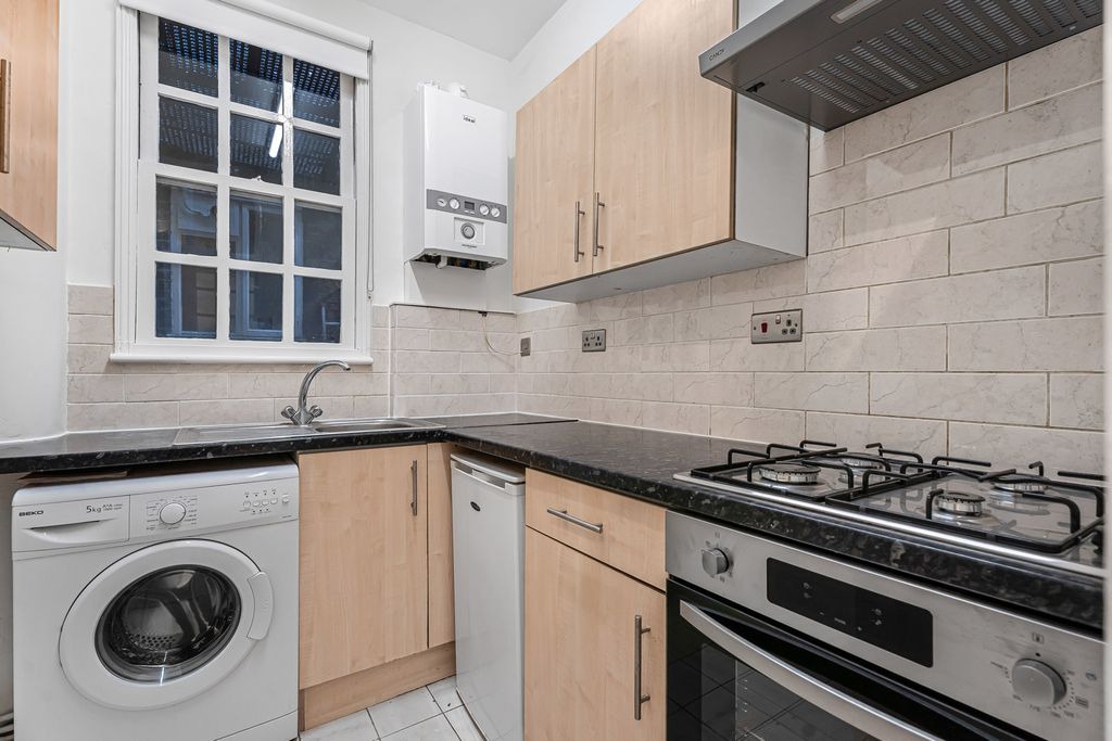 Property photo 3 of 21 Kitchen