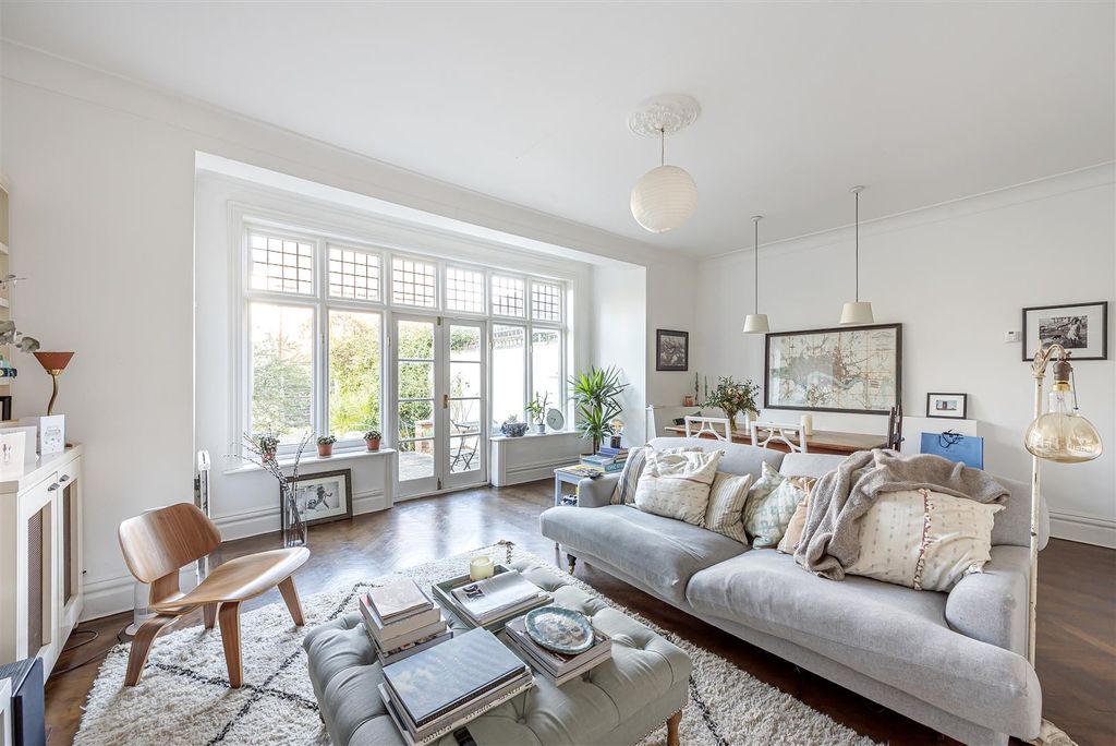 Property photo 1 of 16 15131331. 1