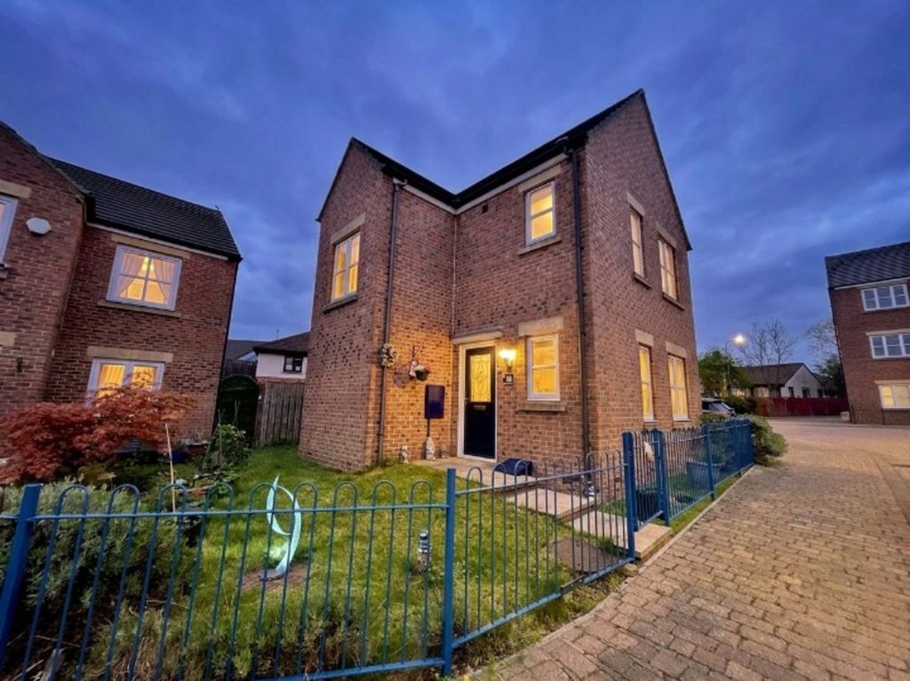 Property photo 1 of 18