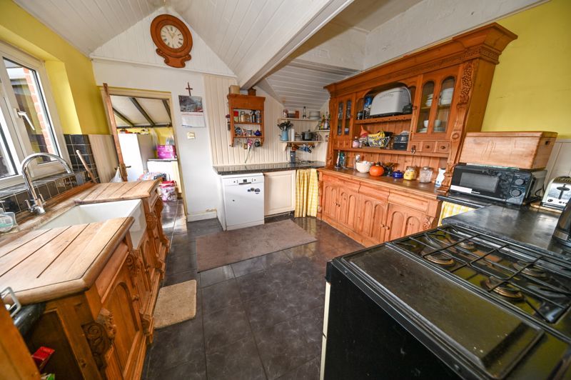 Property photo 3 of 21 Photo 4