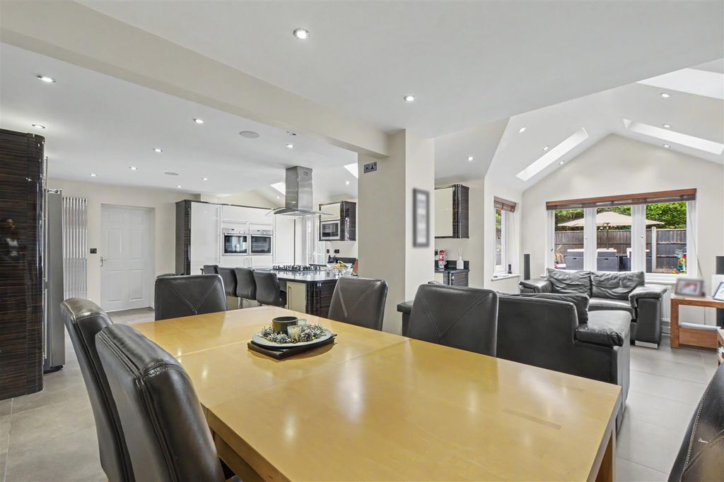 Property photo 3 of 31 Open Plan Lounge/Dining Kitchen