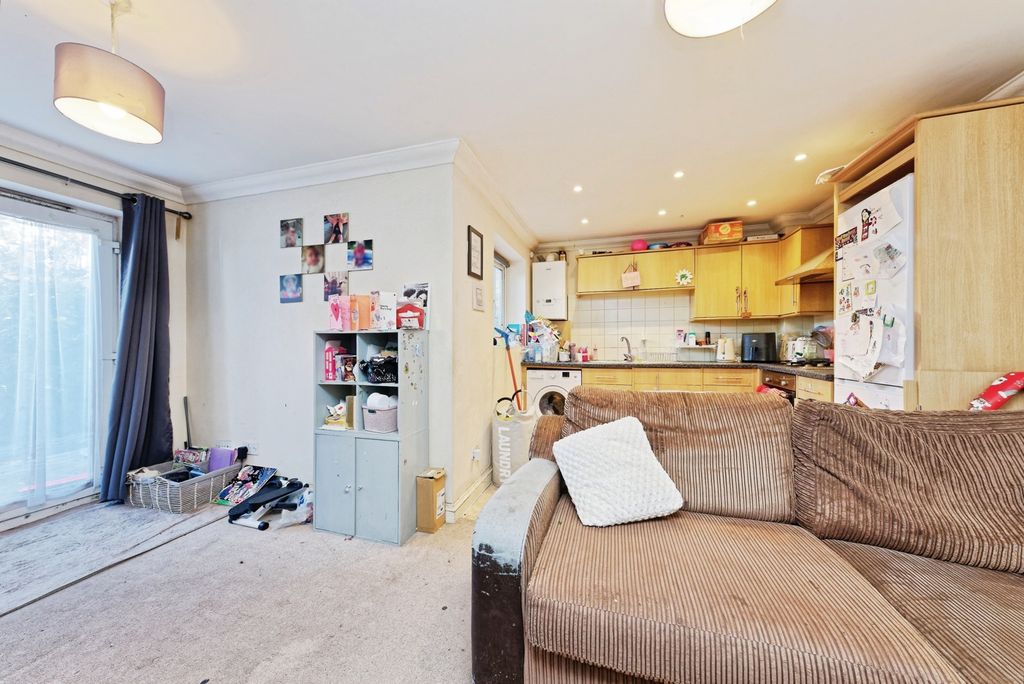 Property photo 3 of 15 Pbox-Img.Jpg