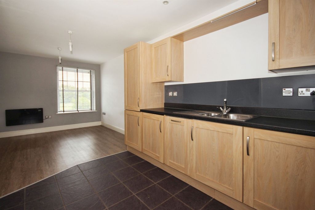 Property photo 3 of 13