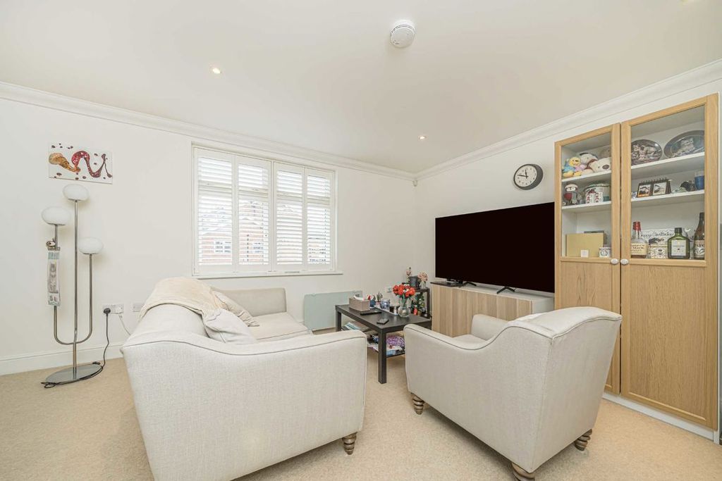 Property photo 3 of 6