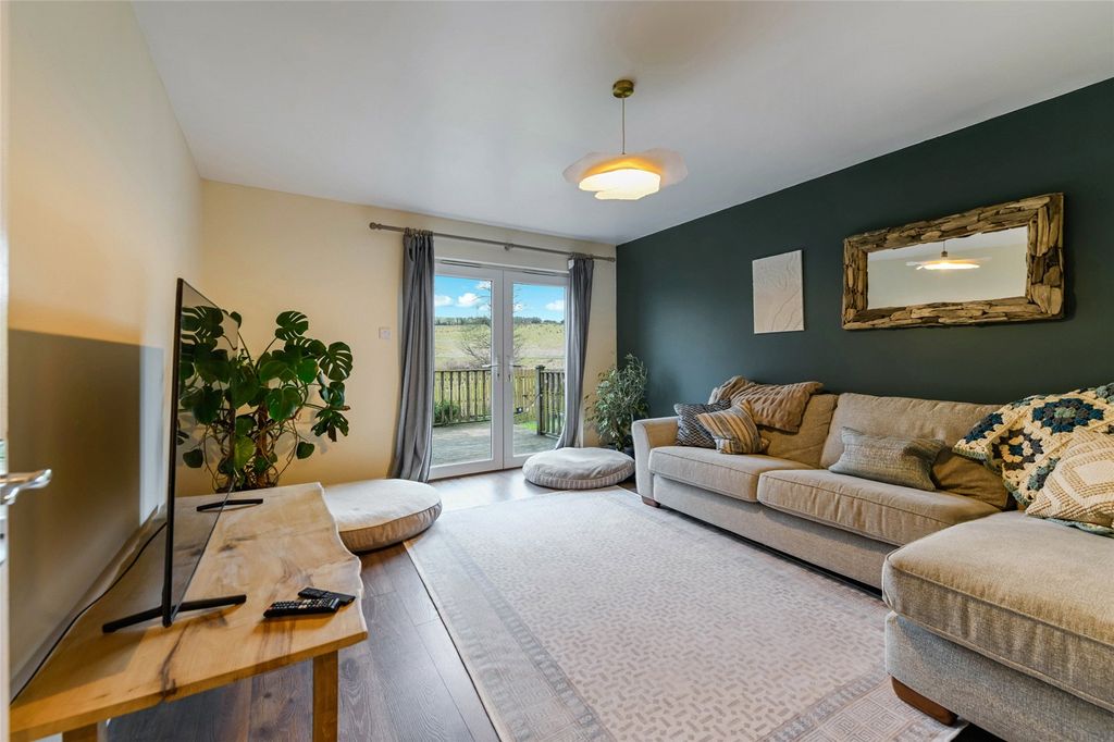 Property photo 2 of 34 Picture No. 09