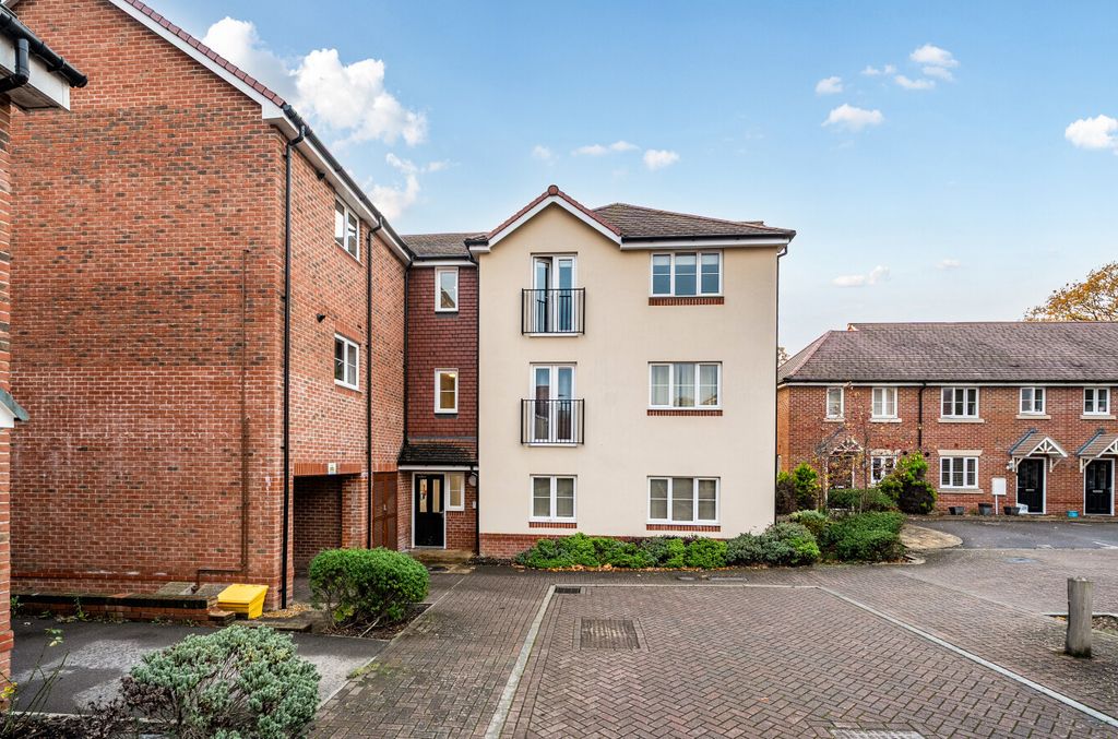 Property photo 1 of 12 1376456-23-690B7E...