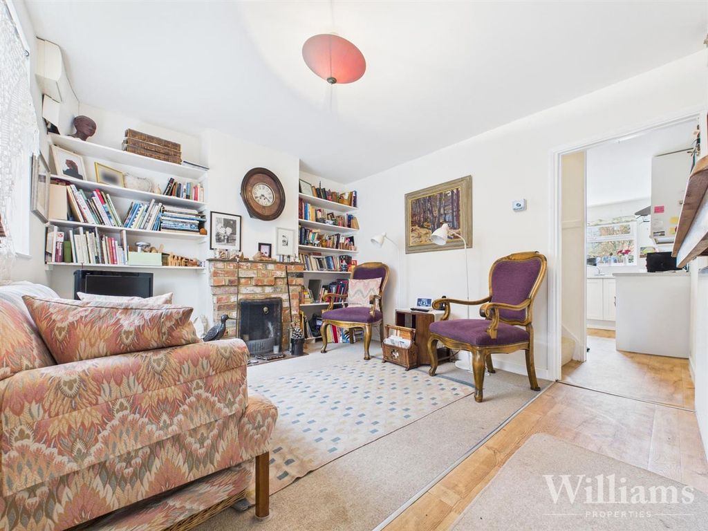 Property photo 3 of 13 Cam02861G0-Pr0527-Still024.Jpg