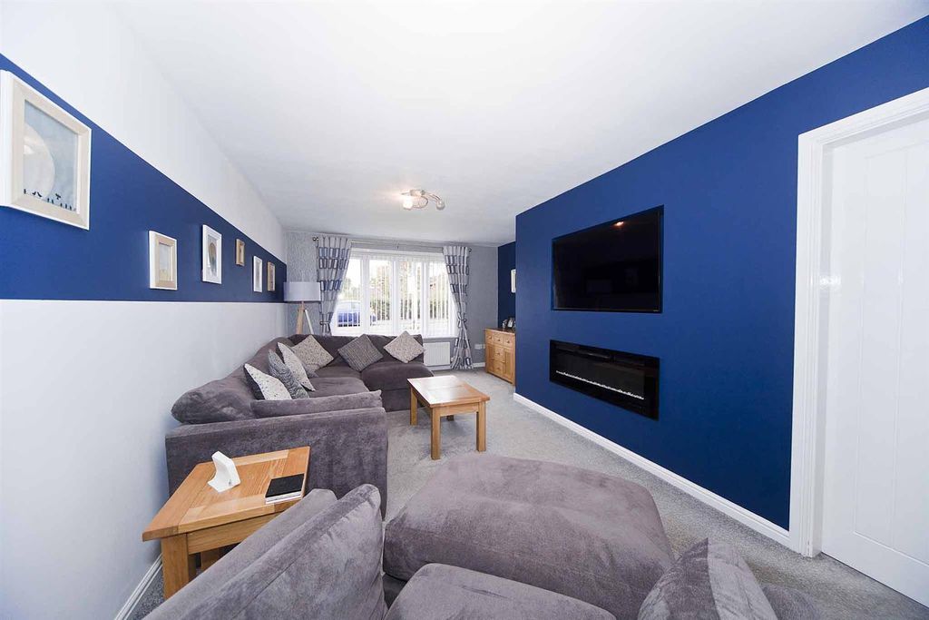 Property photo 3 of 25