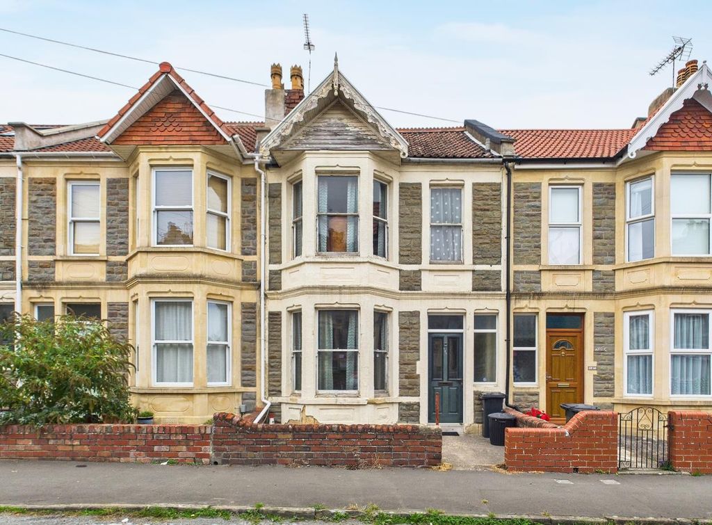 Property photo 1 of 20 1 - 3-Bedroom Terraced House.Png