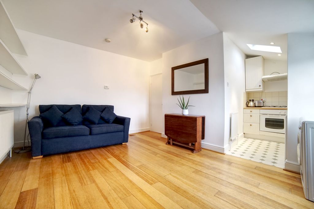 Property photo 2 of 8