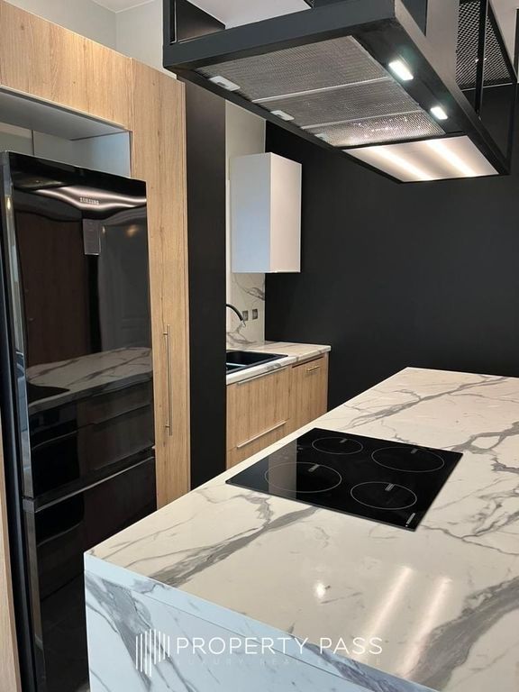 Property photo 3 of 12 <Alttext/>