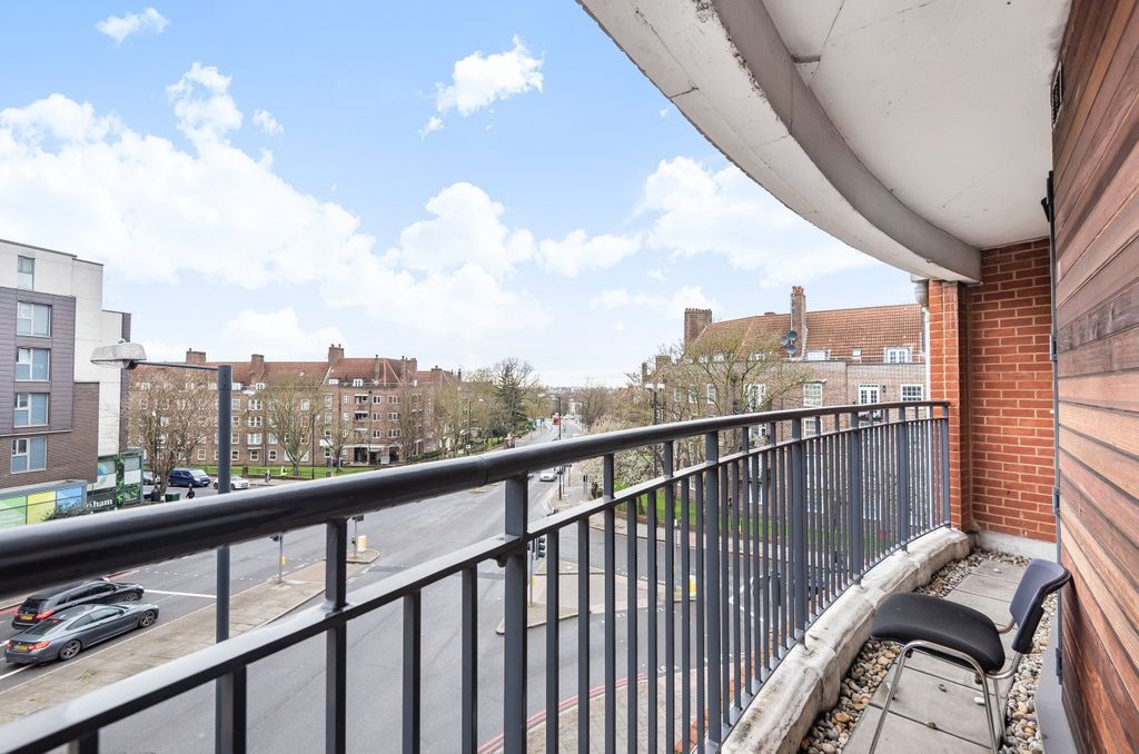 Property photo 2 of 11 Picture No. 44