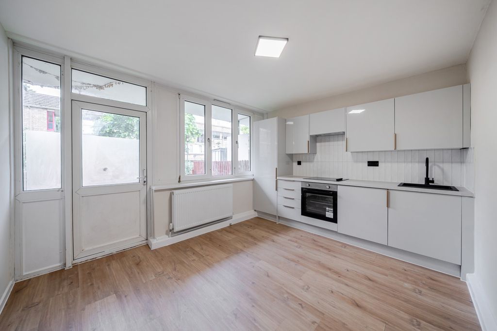 Property photo 1 of 18 1470758-5-6A1Eaba...