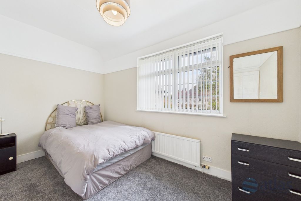 Property photo 3 of 17 Bedroom