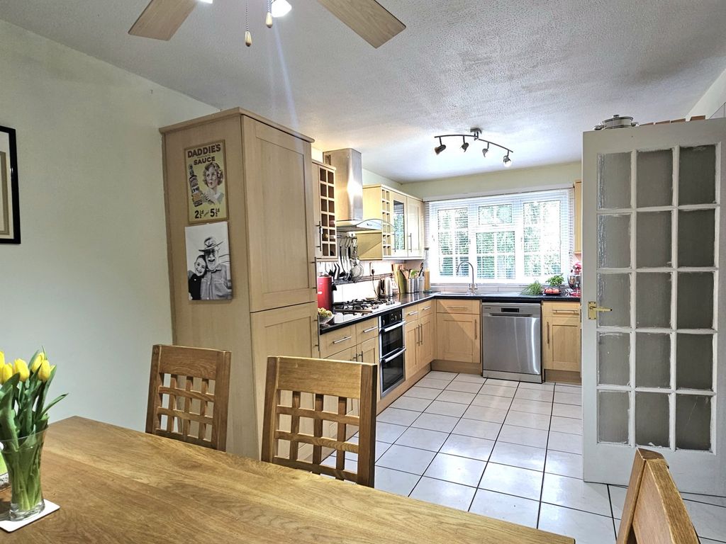 Property photo 2 of 25 Picture No. 36
