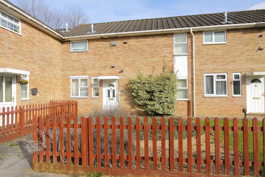 Property photo 1 of 11 8 Goddard Sq Main