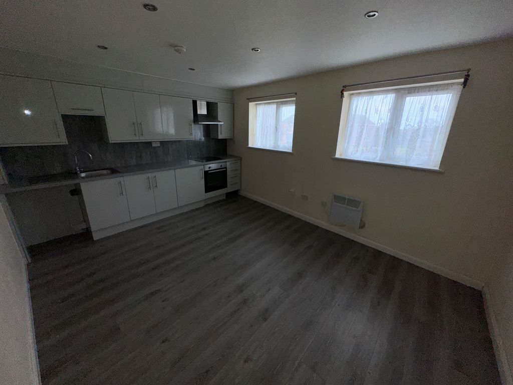 Property photo 1 of 3 Living Room